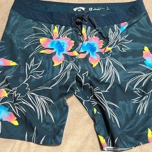 Billabong Recycler Sundays Airlite Board Shorts - size 38.